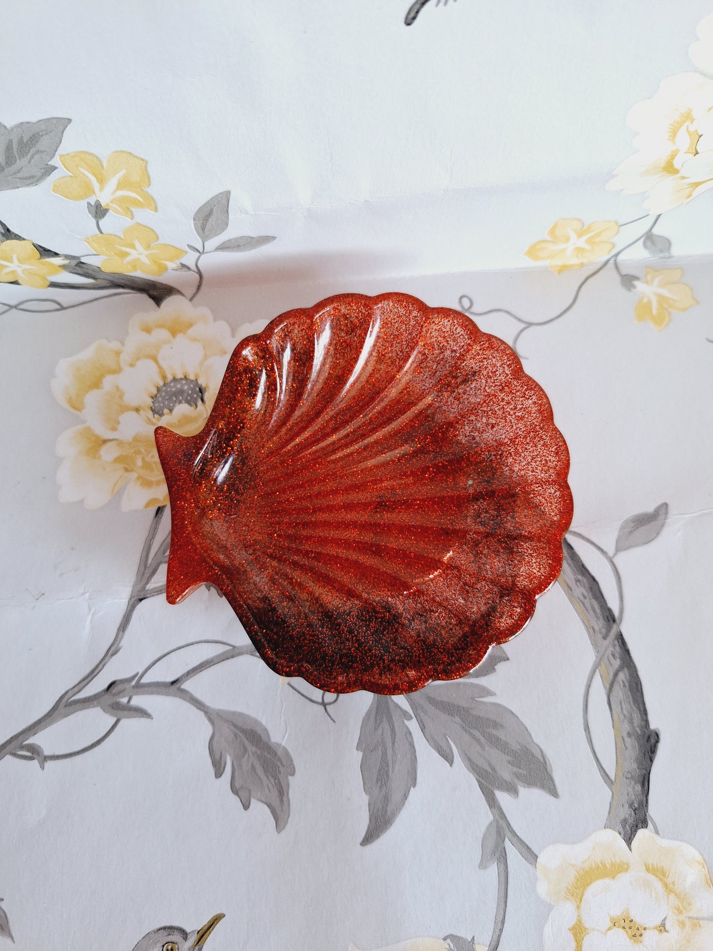 Red & Black Sea Shell Tray