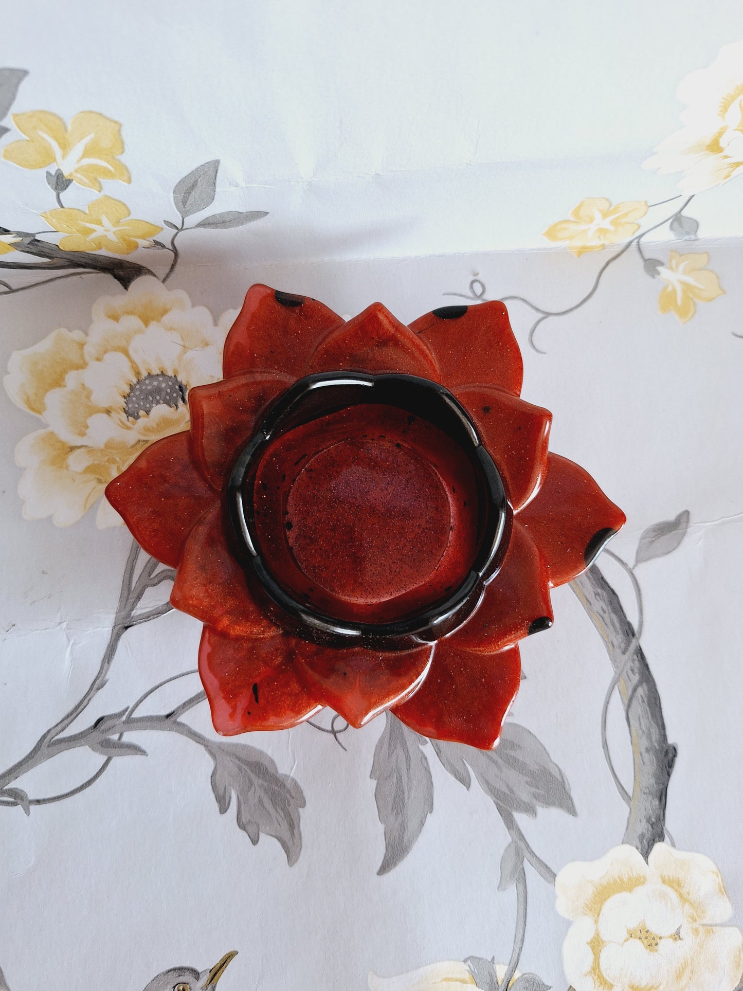 Red & Black Tea Light Holder