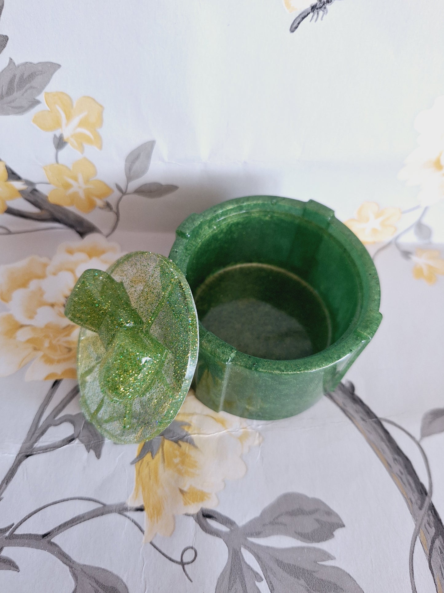 Green Glitter Bow Knot Gift Box